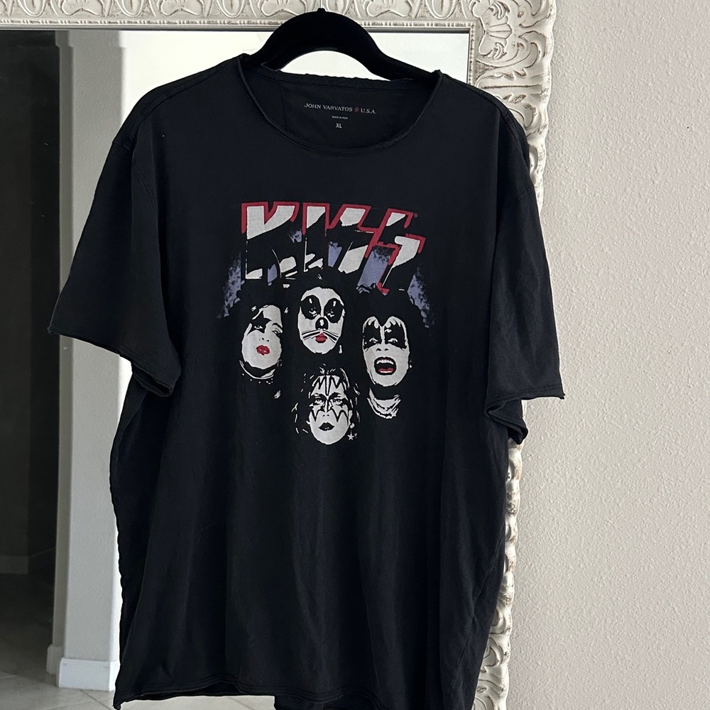 Kiss Black Graphic Tee with Red and White Logo